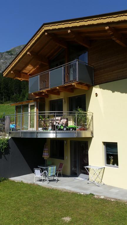 Ferienwohnung Familie Tost トリンス 部屋 写真